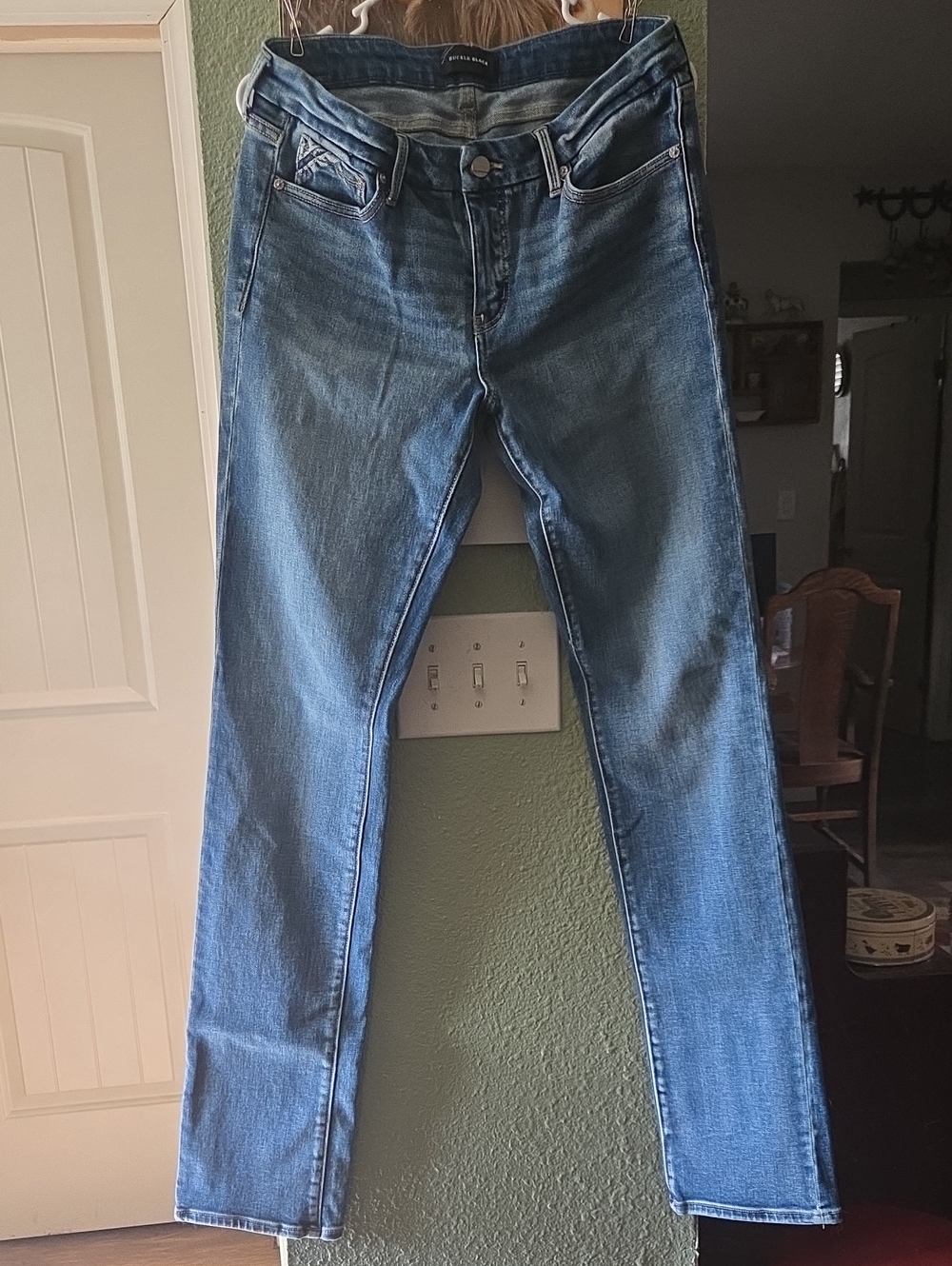 Womens Buckle Black Jeans 30/36 Worn twice, Like New.